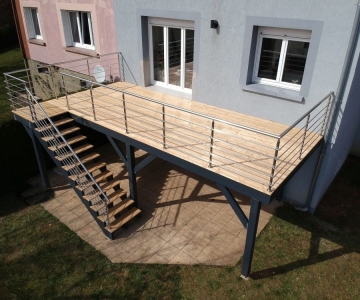 Terrasse sur Pilotis Bois – Mélèze – 21m²