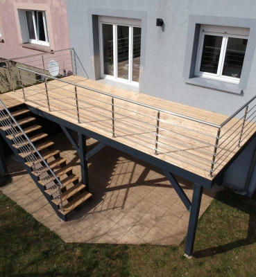 Terrasse sur Pilotis Bois – Mélèze – 21m²