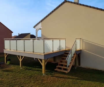 Terrasse sur Pilotis Bois – Mélèze – 20m²