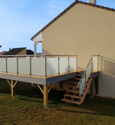 Terrasse sur Pilotis Bois – Mélèze – 20m²